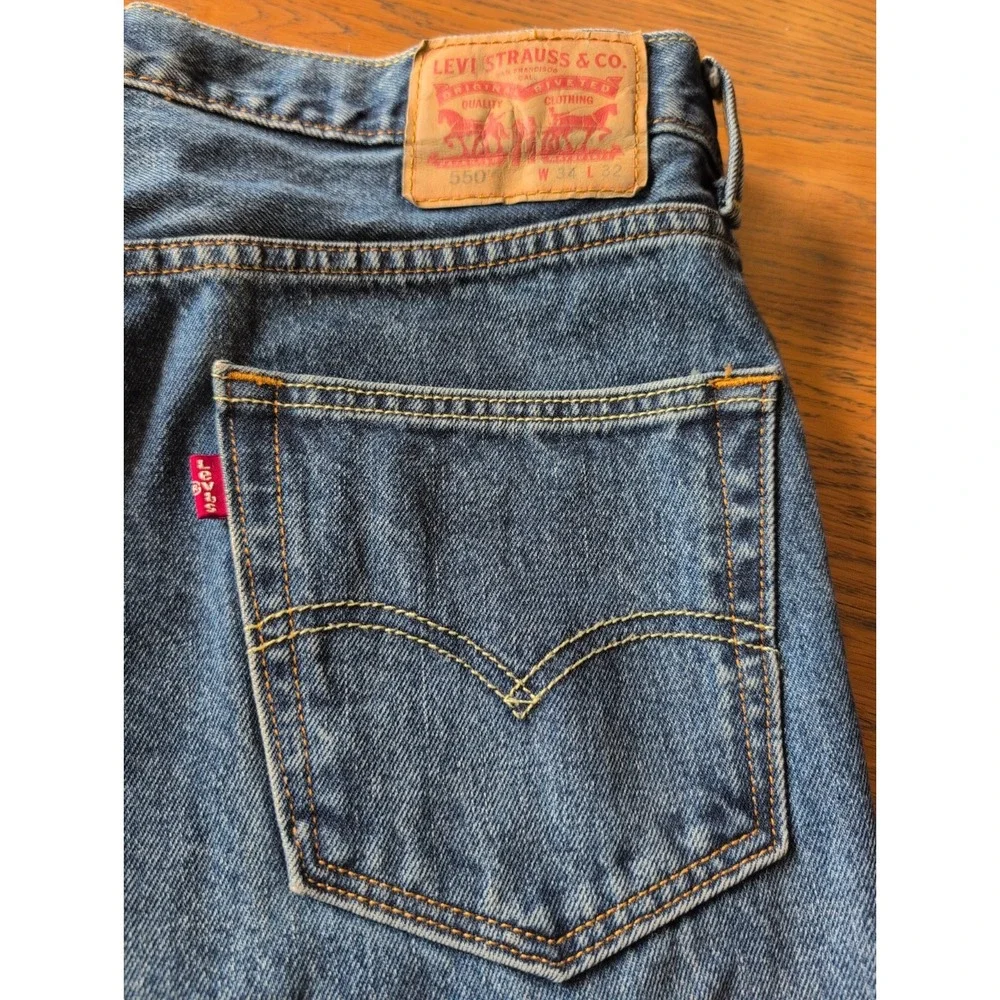 Levis 550 Jeans Mens 34x32 Blue Relaxed  Fit Tapered Red Tab Med Wash Cotton EUC